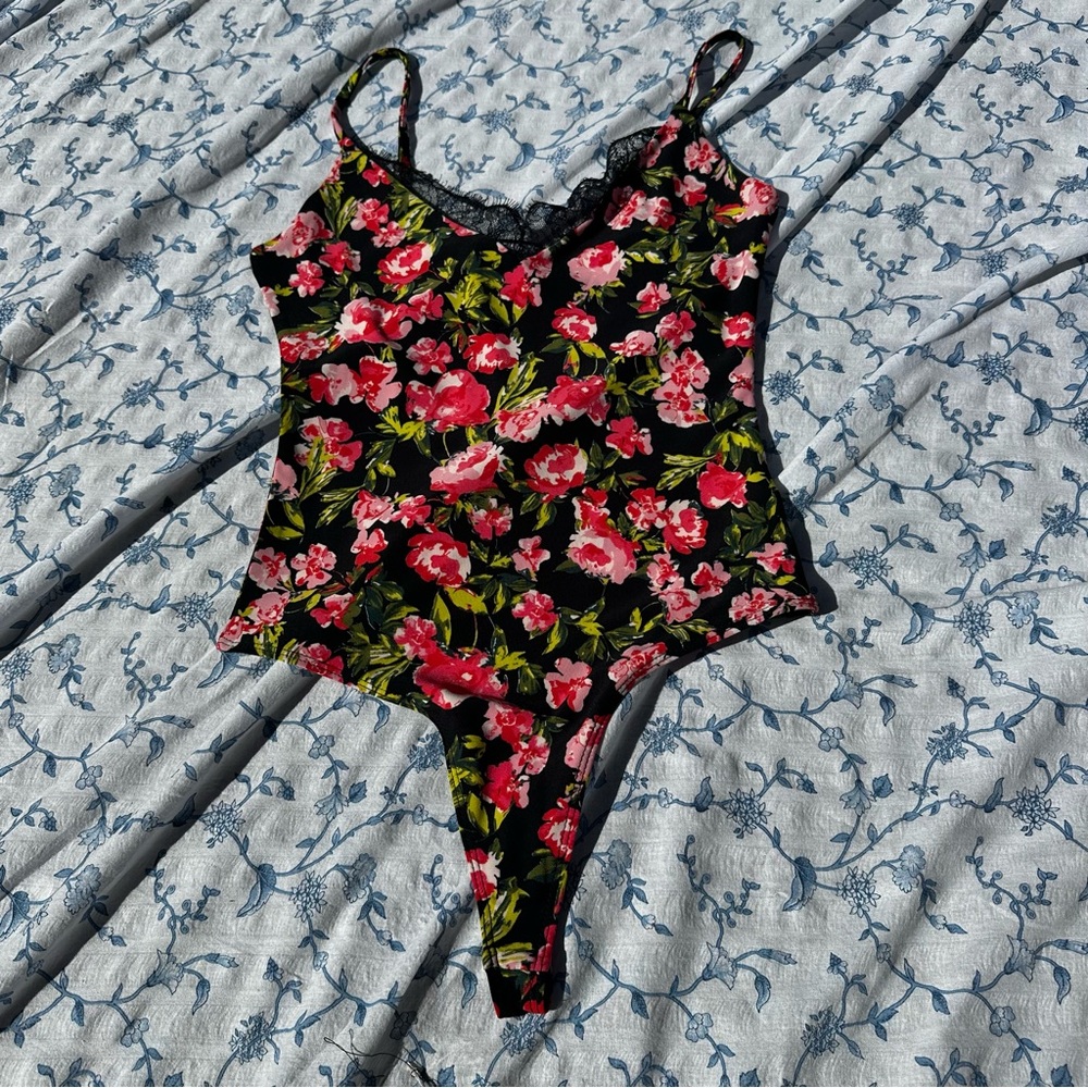 Leith Black and Red Floral Bodysuit